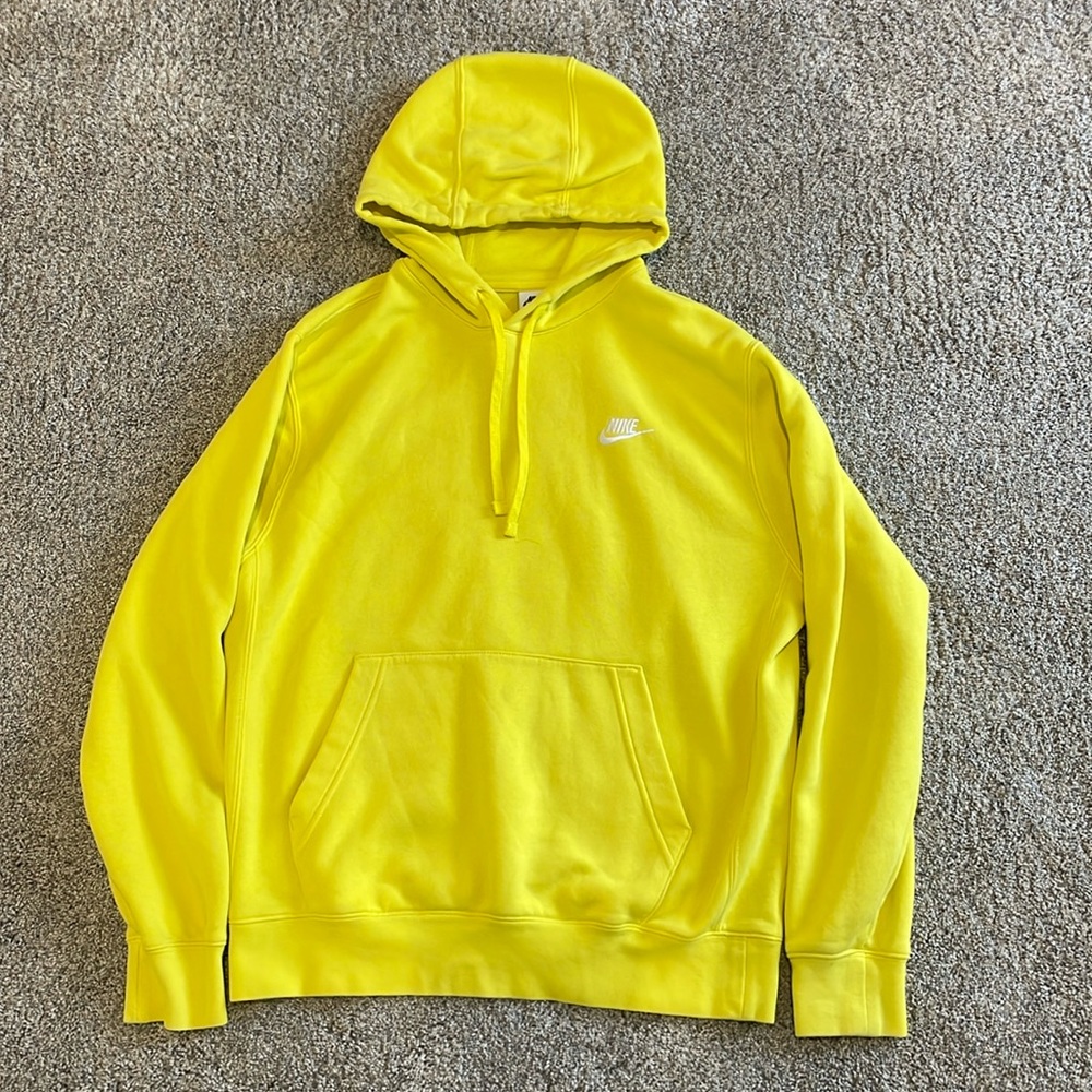 Nike hoodie yellow size medium in men’s